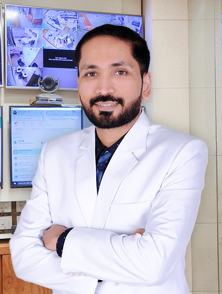 डॉ कर्म पटेल (MD Dermatology) - ऑनलाइन त्वचा रोग डॉक्टर